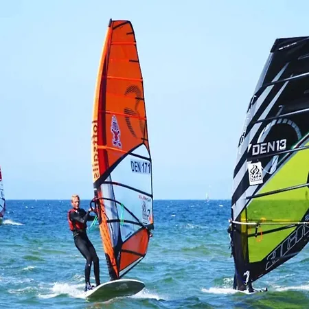 8 Person In Logstor-by Traum *