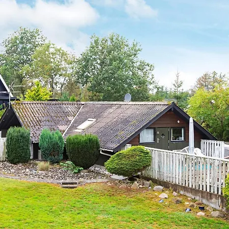 8 Person In Logstor-by Traum * Logstor