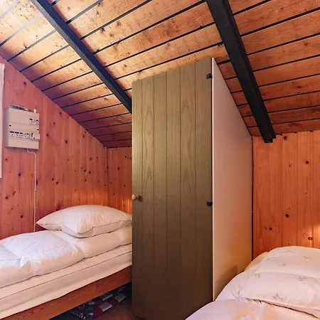 8 Person In Logstor-by Traum * Logstor